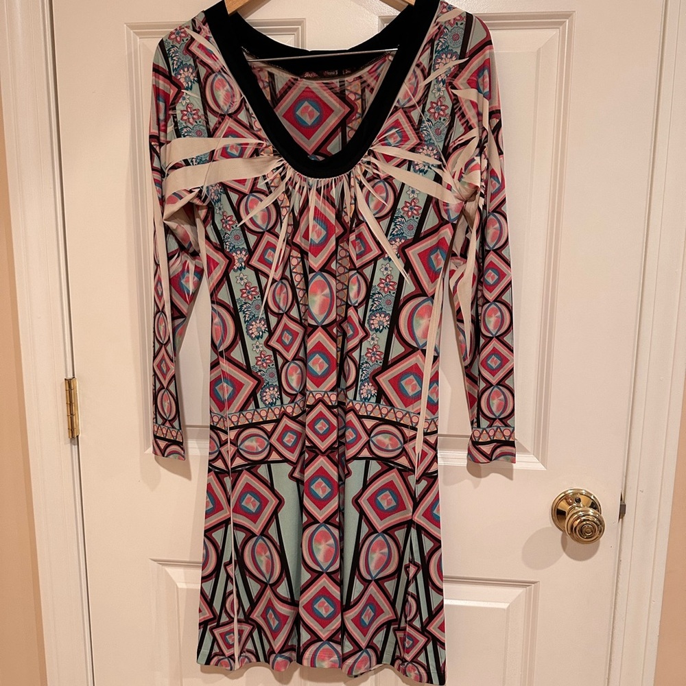 Pink and Black Long Sleeve V-Neck Sheath Dress